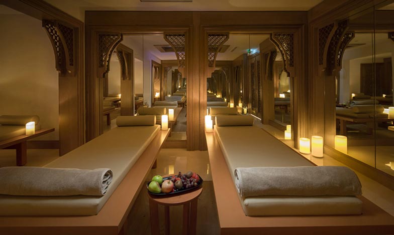 table de massage de l'hotel PARIMIS utilisé pour les soins evasion